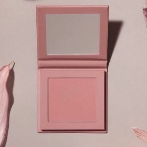 Kkw beauty Fuzzy pink blush